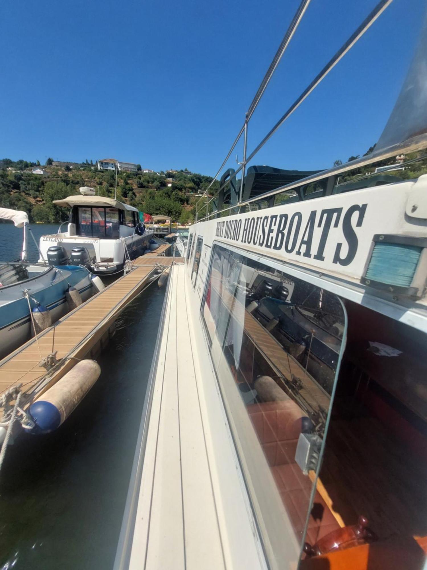 Готель Douro Houseboats Марку-ді-Канавезиш Екстер'єр фото